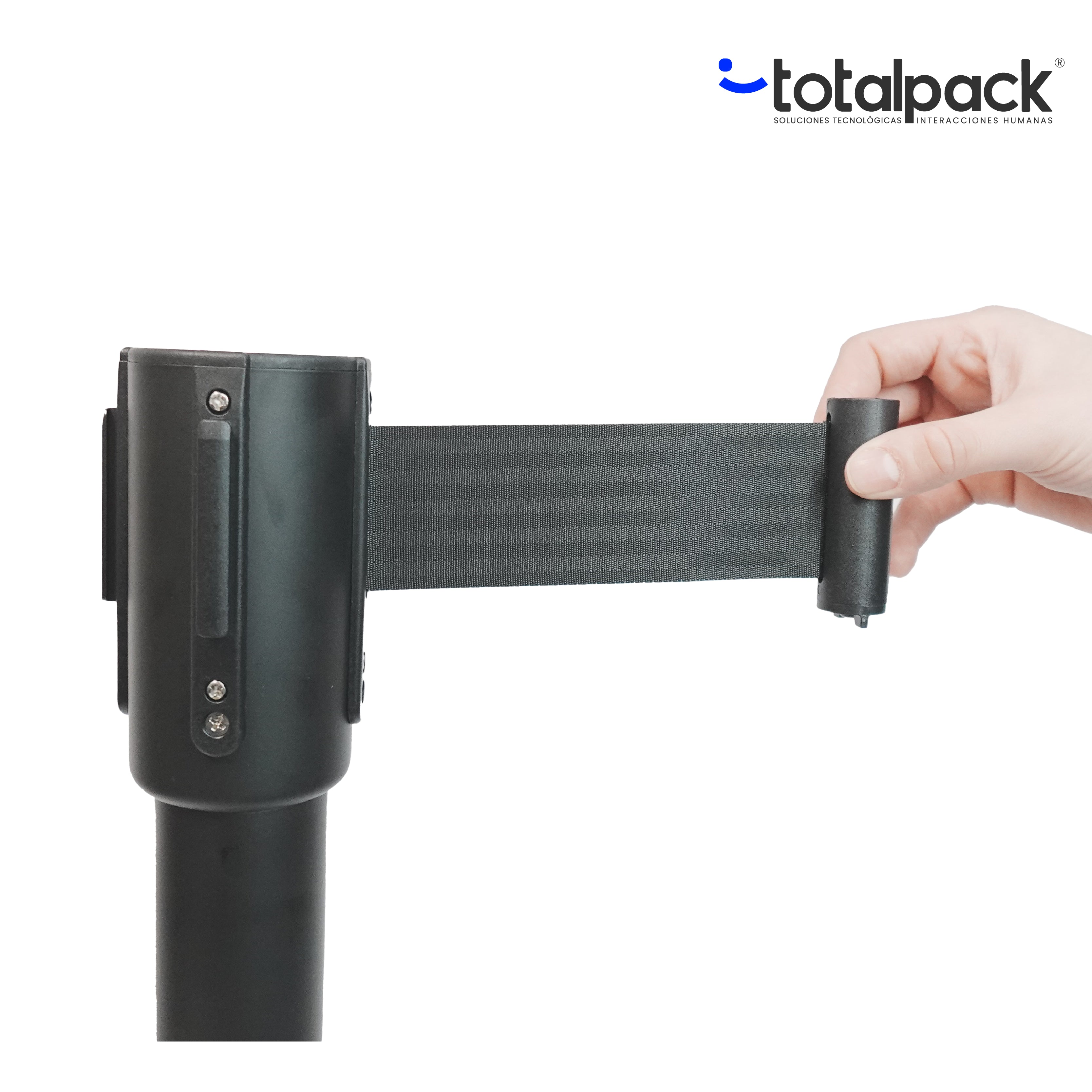 Separadores de filas metálicos cromados y negros con cinta retráctil extensible, ideales para control de acceso, organización de filas y delimitación de espacios. Postes separadores utilizados en bancos, oficinas, eventos, aeropuertos, centros comerciales y ferias. Solución práctica para mantener el orden y mejorar la experiencia del cliente. Venta de separadores de filas en Chile con diseño elegante, base estable y materiales de alta resistencia.
separador de filas totalpack
separadores de filas tolapack